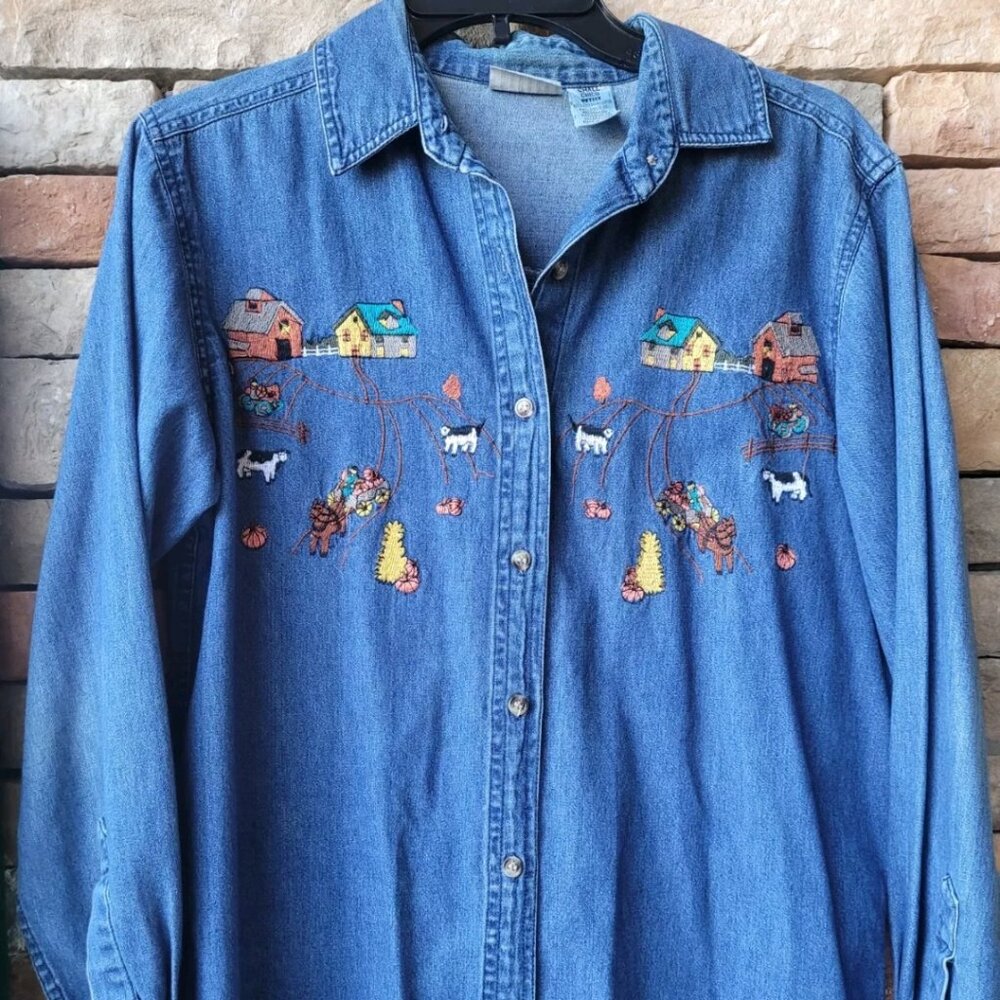 Denim Shirt Farm Scene Size Small Vintage Womens Button Down Fall